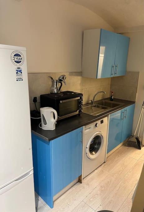 1 Bedroom Studio Central London 220 Экстерьер фото