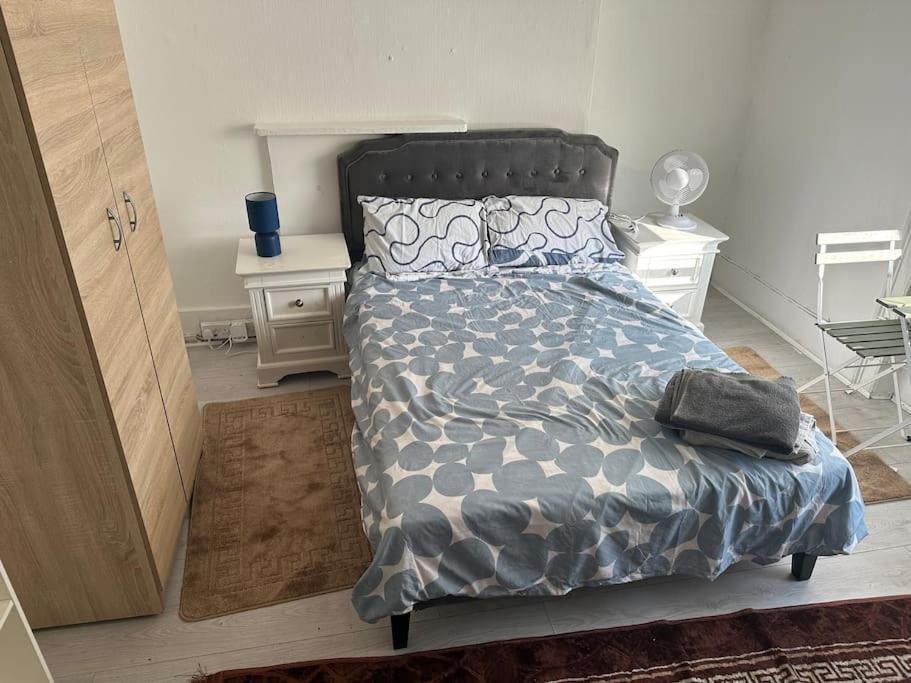 1 Bedroom Studio Central London 220 Экстерьер фото